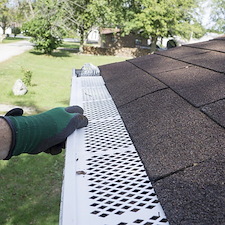 Best Gutter Guards for East Bridgewater Homes: Dealing with Oak Tassels and Spring Rain